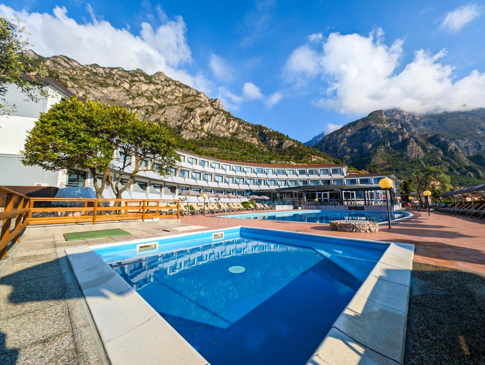 Aria Life Hotel Limone sul Garda Exterior photo